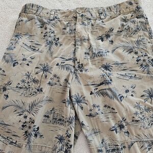 Men's Savane to the knee shorts size 32 waist